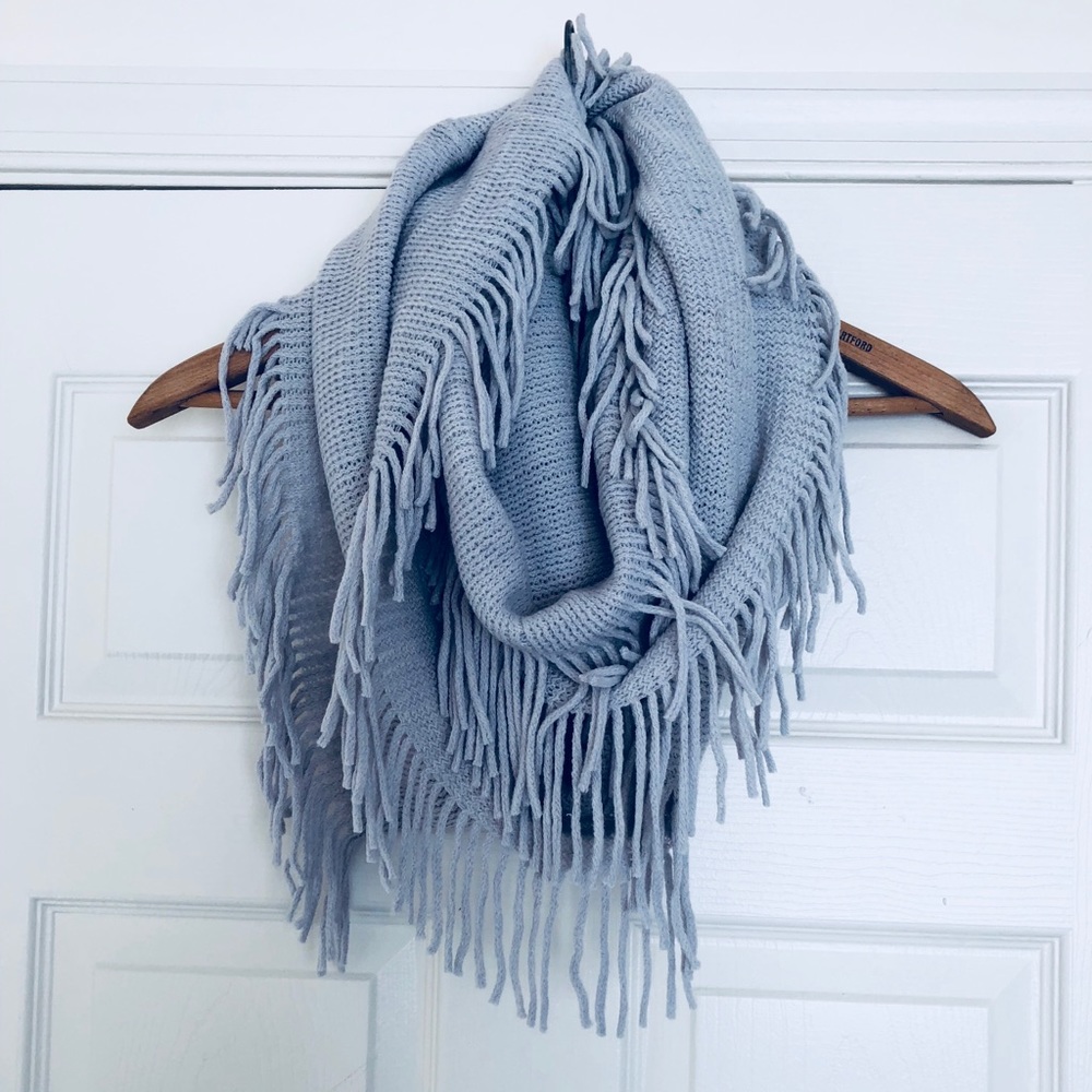 ⭐️NEW⭐️Grey infinity scarf